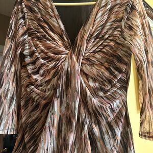 Dana Buchman Brown and Tan Patterned V-Neck Blouse